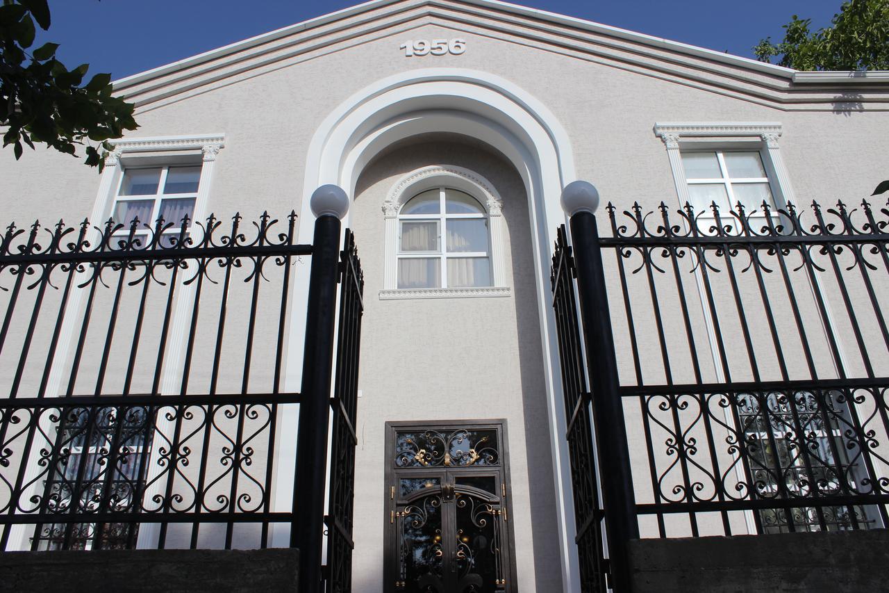 Kok-Art Hotel Jalal-Abad Zewnętrze zdjęcie