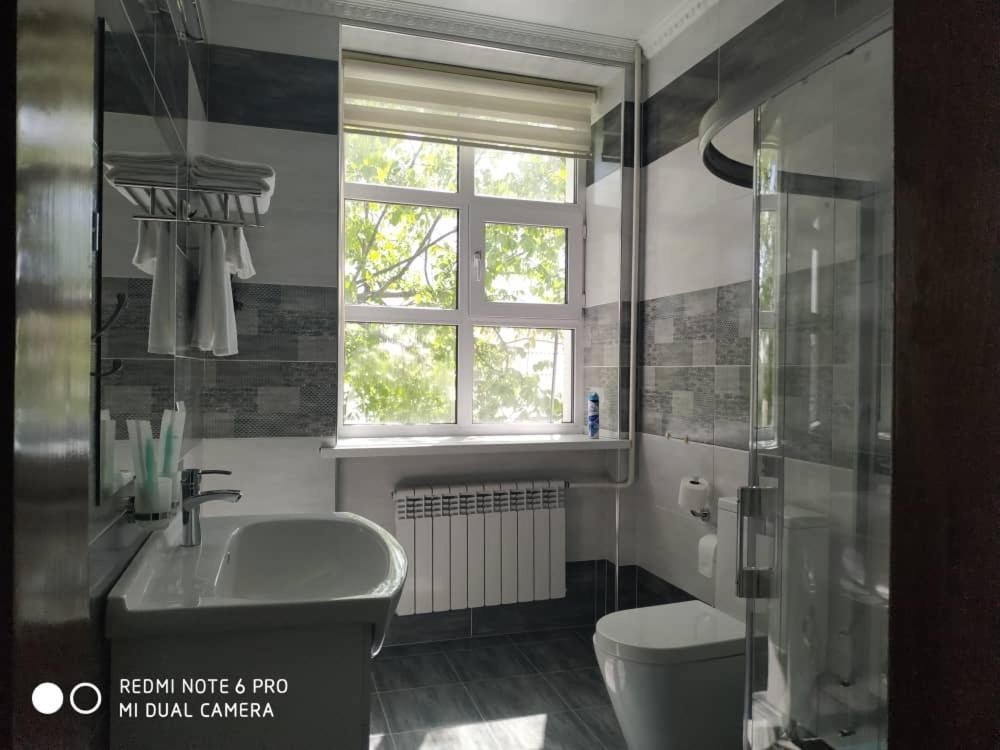 Kok-Art Hotel Jalal-Abad Zewnętrze zdjęcie